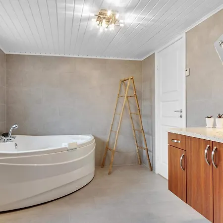 Modern Retreat In Ingstrup Ferienhaus